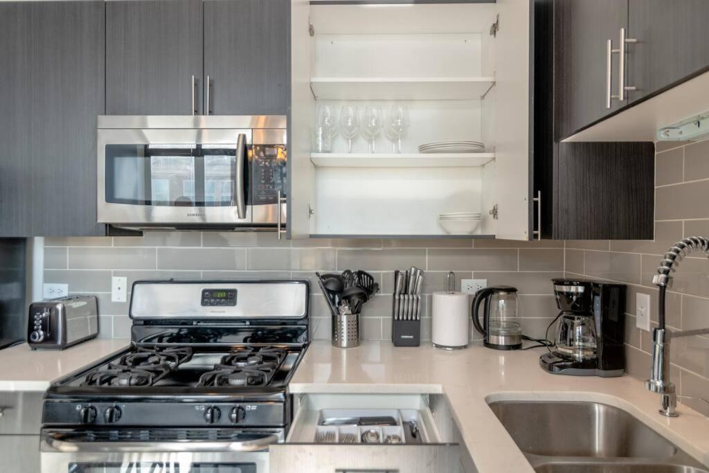 Spacious 2Br Vacation Rental With City View, Optional Parking And Gym Near Mccormick Place & Downtown Chicago Attractions Екстериор снимка
