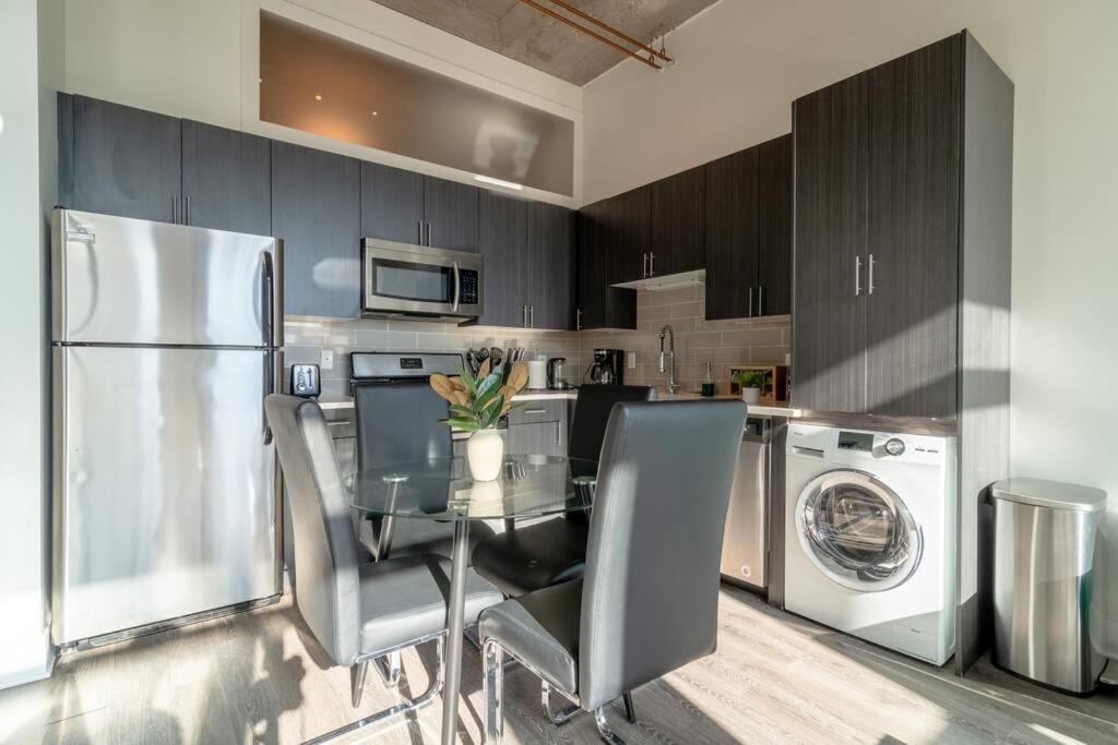 Spacious 2Br Vacation Rental With City View, Optional Parking And Gym Near Mccormick Place & Downtown Chicago Attractions Екстериор снимка