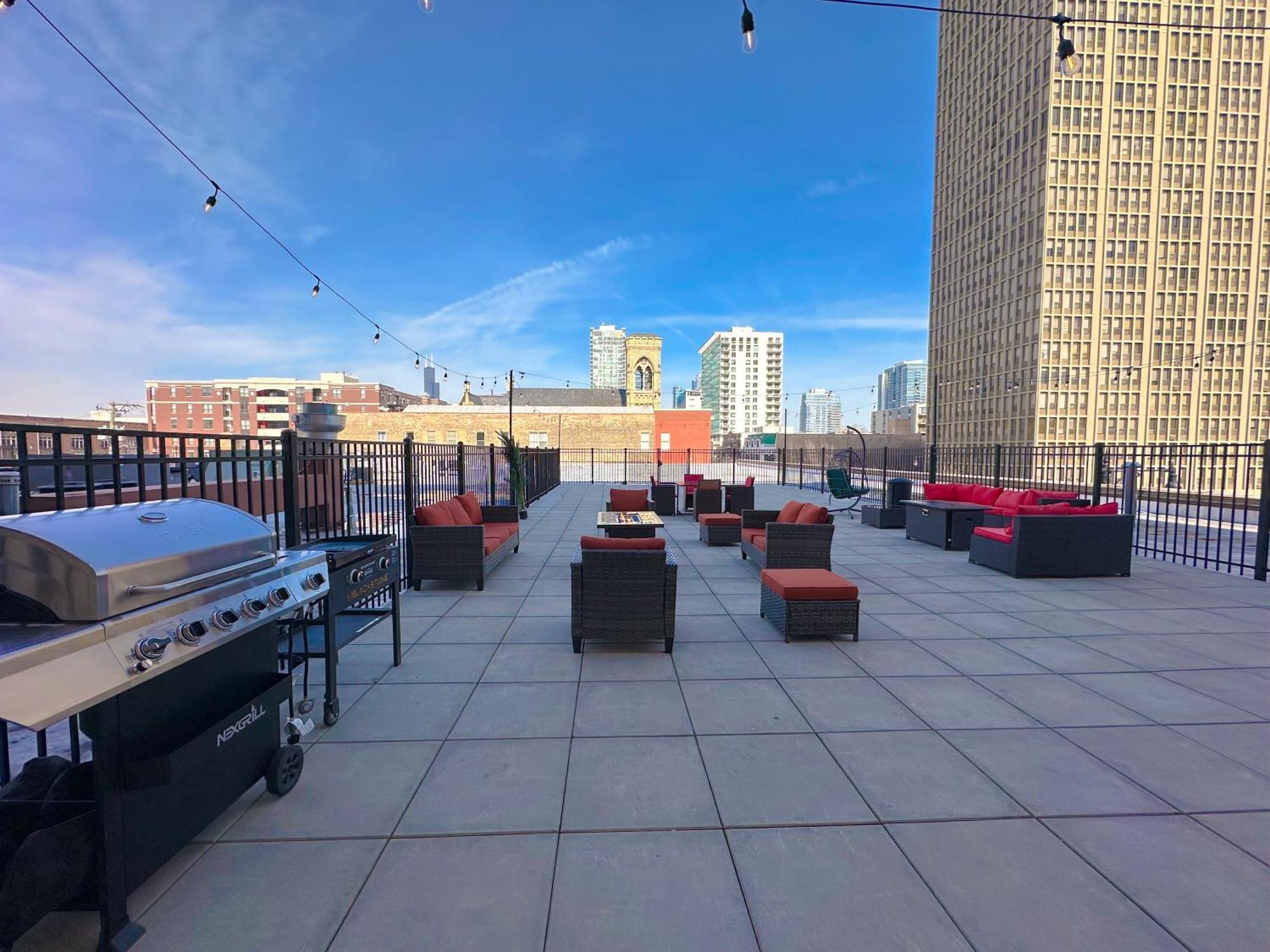 Spacious 2Br Vacation Rental With City View, Optional Parking And Gym Near Mccormick Place & Downtown Chicago Attractions Екстериор снимка