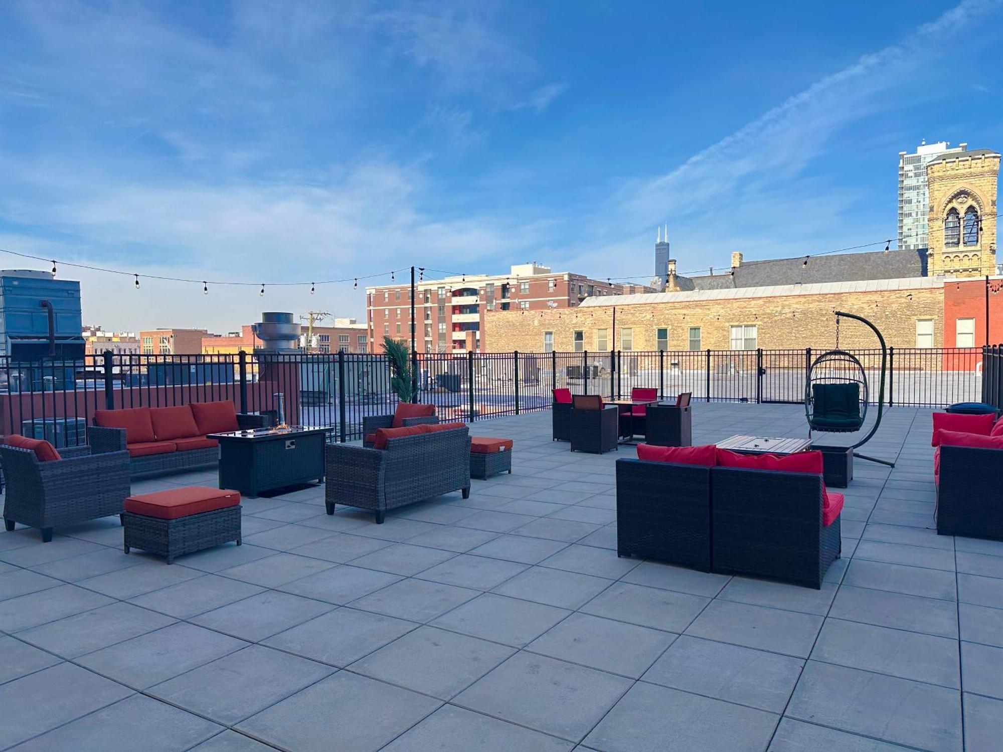 Spacious 2Br Vacation Rental With City View, Optional Parking And Gym Near Mccormick Place & Downtown Chicago Attractions Екстериор снимка